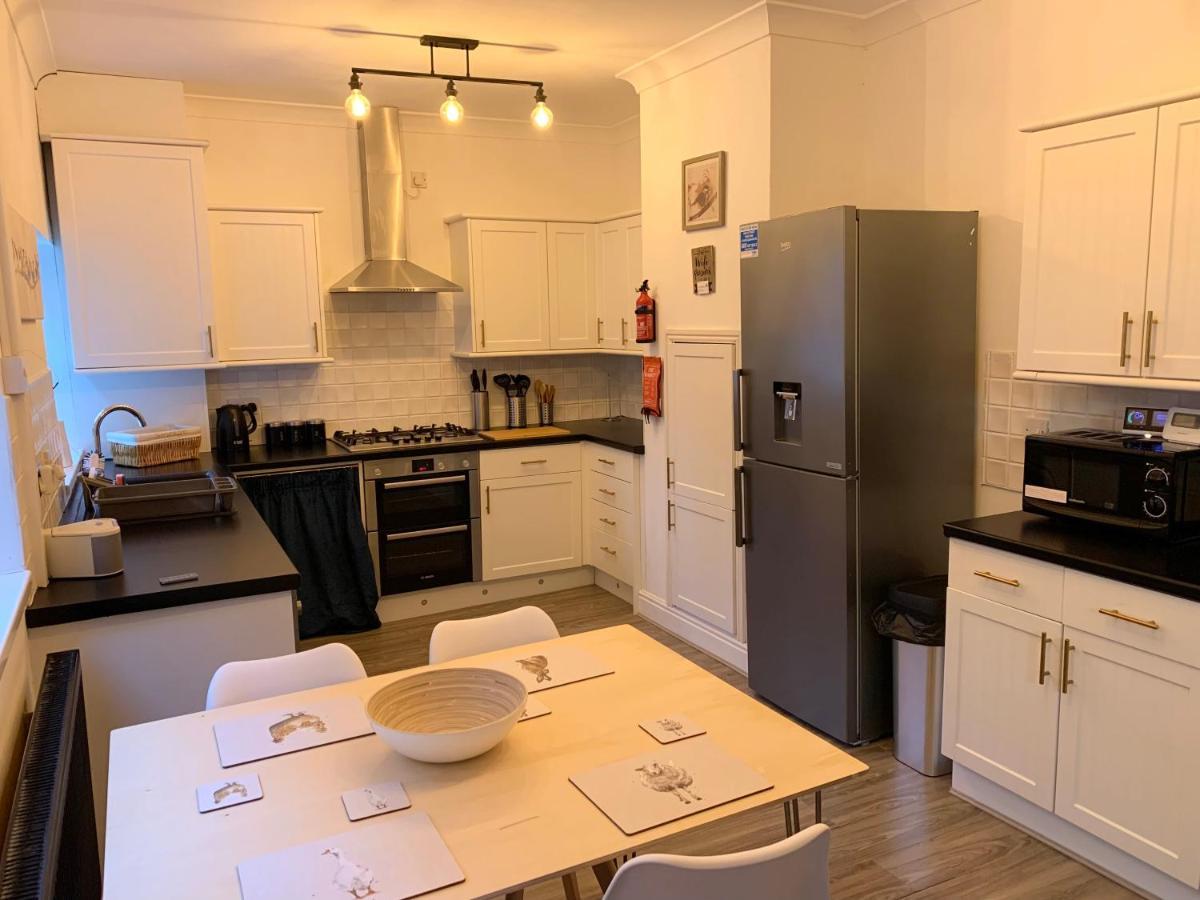 Stoke-on-Trent Stamer House By Yourstays, Stylish Quirky House, With 4 Double Bedrooms, Book Now! المظهر الخارجي الصورة