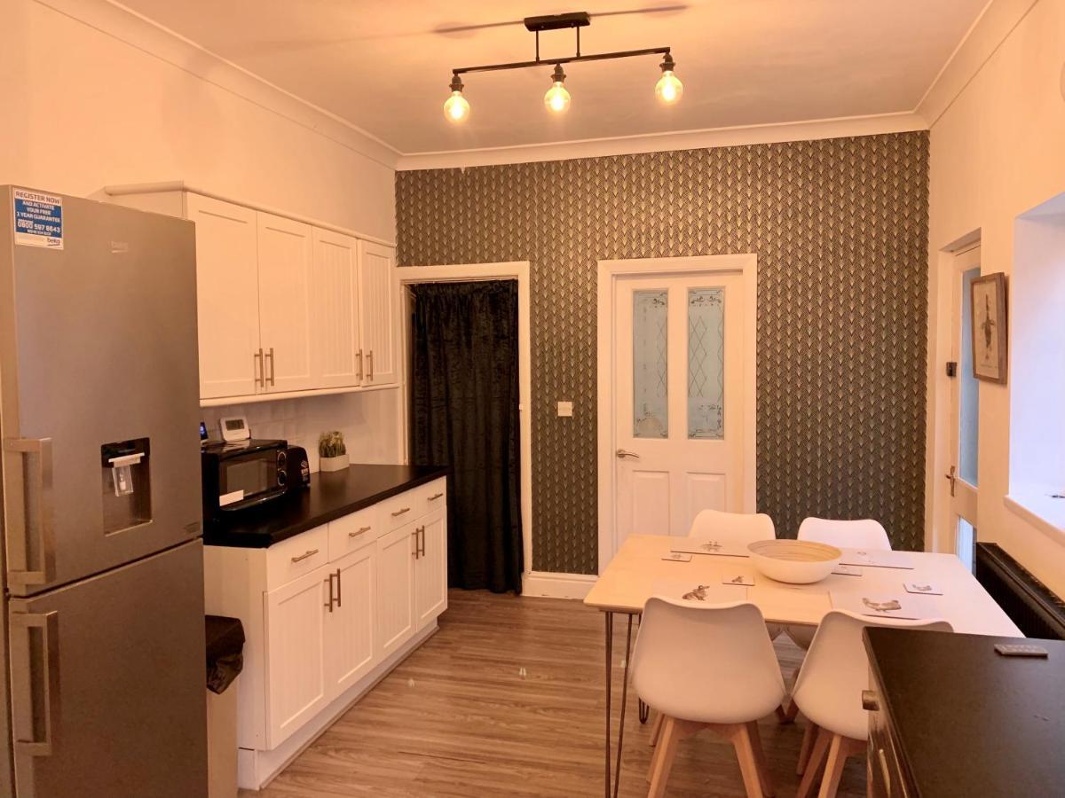 Stoke-on-Trent Stamer House By Yourstays, Stylish Quirky House, With 4 Double Bedrooms, Book Now! المظهر الخارجي الصورة