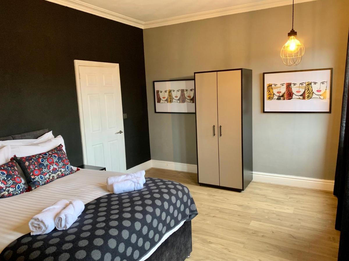 Stoke-on-Trent Stamer House By Yourstays, Stylish Quirky House, With 4 Double Bedrooms, Book Now! المظهر الخارجي الصورة